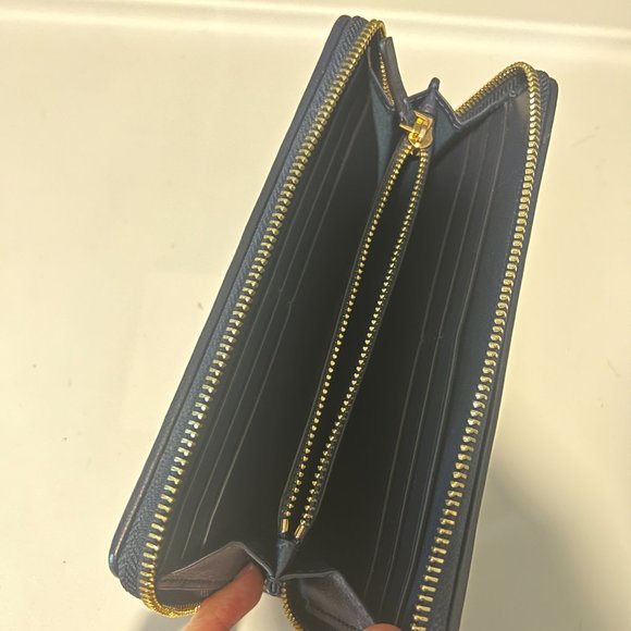 Tory Burch Quilted wallet in Navy - Picture 5 of 6